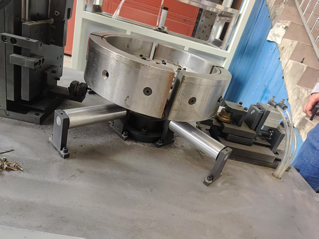 out shell egde rolling machine